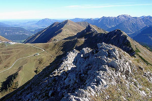 Blick von der Walser Hammerspitze zurück auf Kanzelwand und Fellhorn