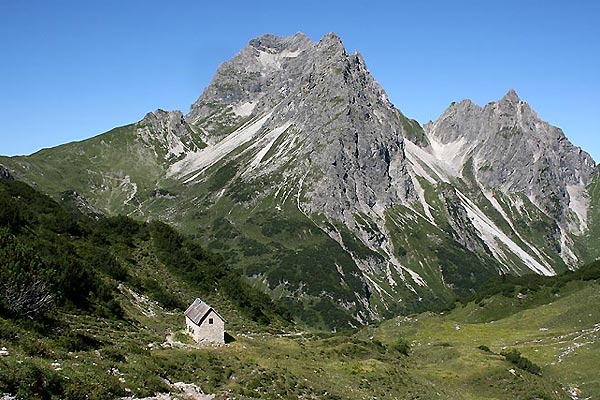 Blick zurück auf Sterzer Hütte im Gemsteltal